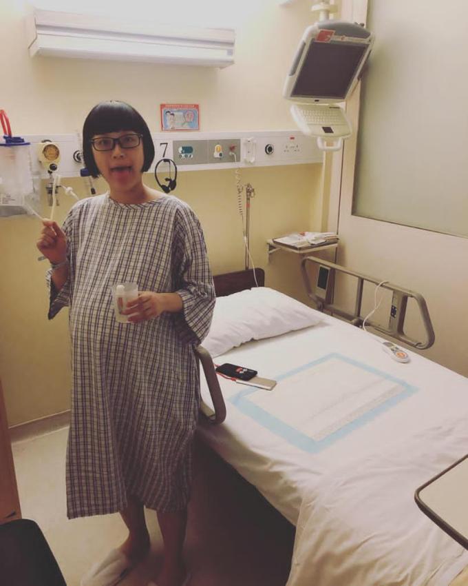 剛入院上到病房的me