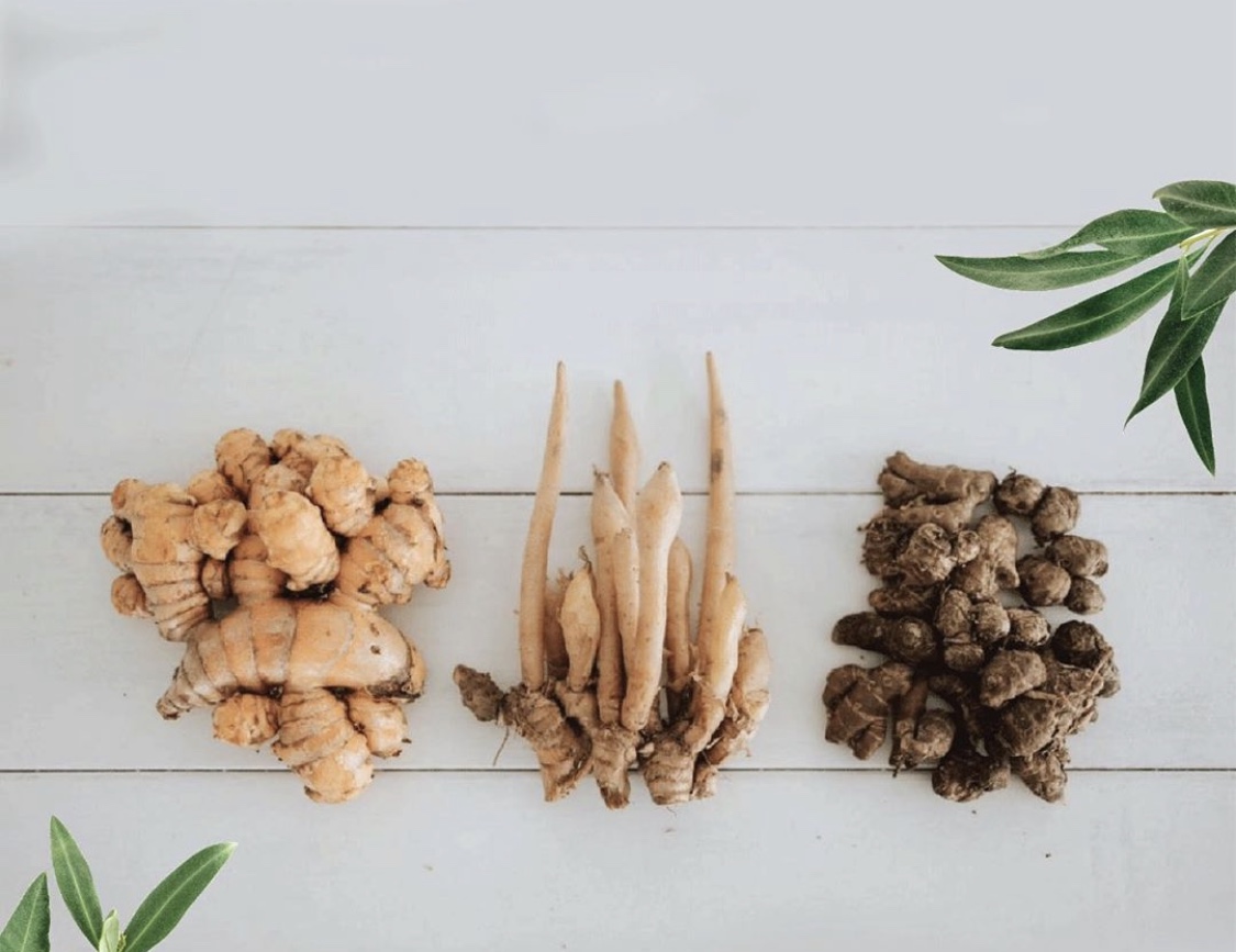 所有療程中採用的材料均加入不同種類的薑，能有暖身，舒緩身體疼痛和崩緊。